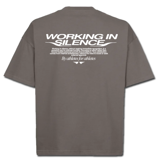 CAMISETA WORKING IN SILENCE - GRIS